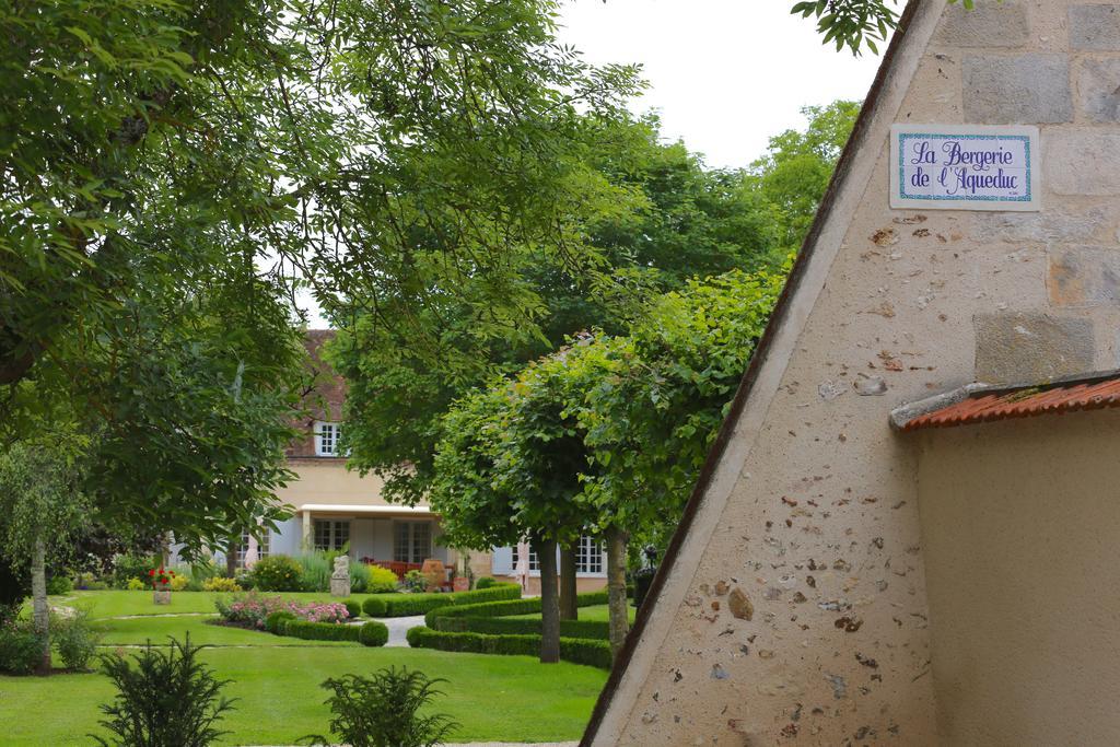 Houx Chambres D'Hotes La Bergerie De L'Aqueduc מראה חיצוני תמונה